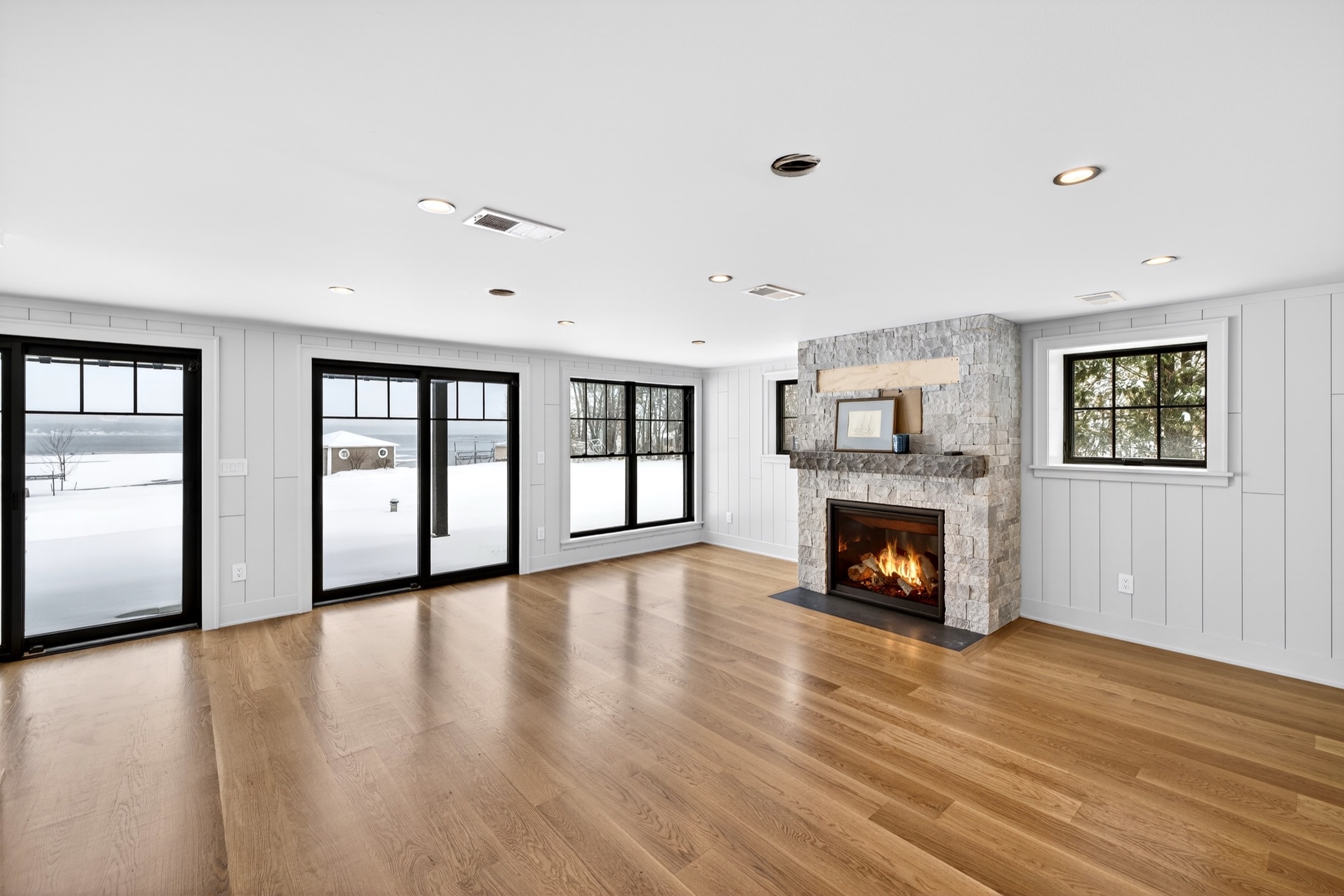 Empty living room before virtual staging in Syracuse NY